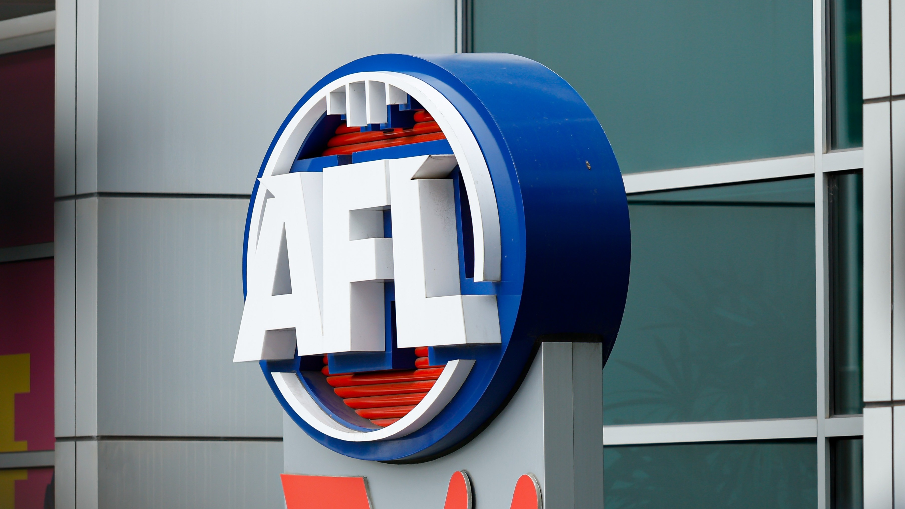 Sen In Breaking: Melbourne-based teammates in hospital after alleged drug use ...
